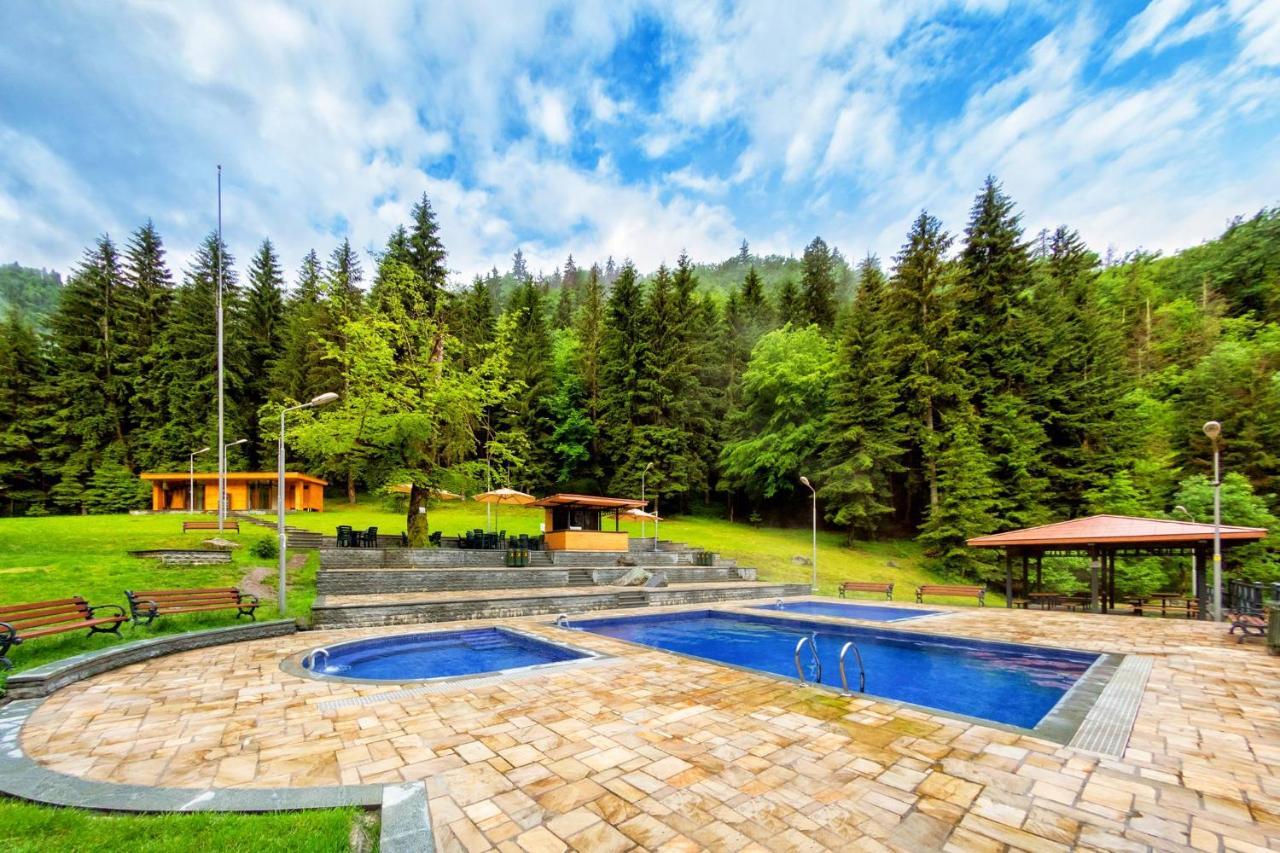 Cottage Marta Sadgeri بورجومي المظهر الخارجي الصورة