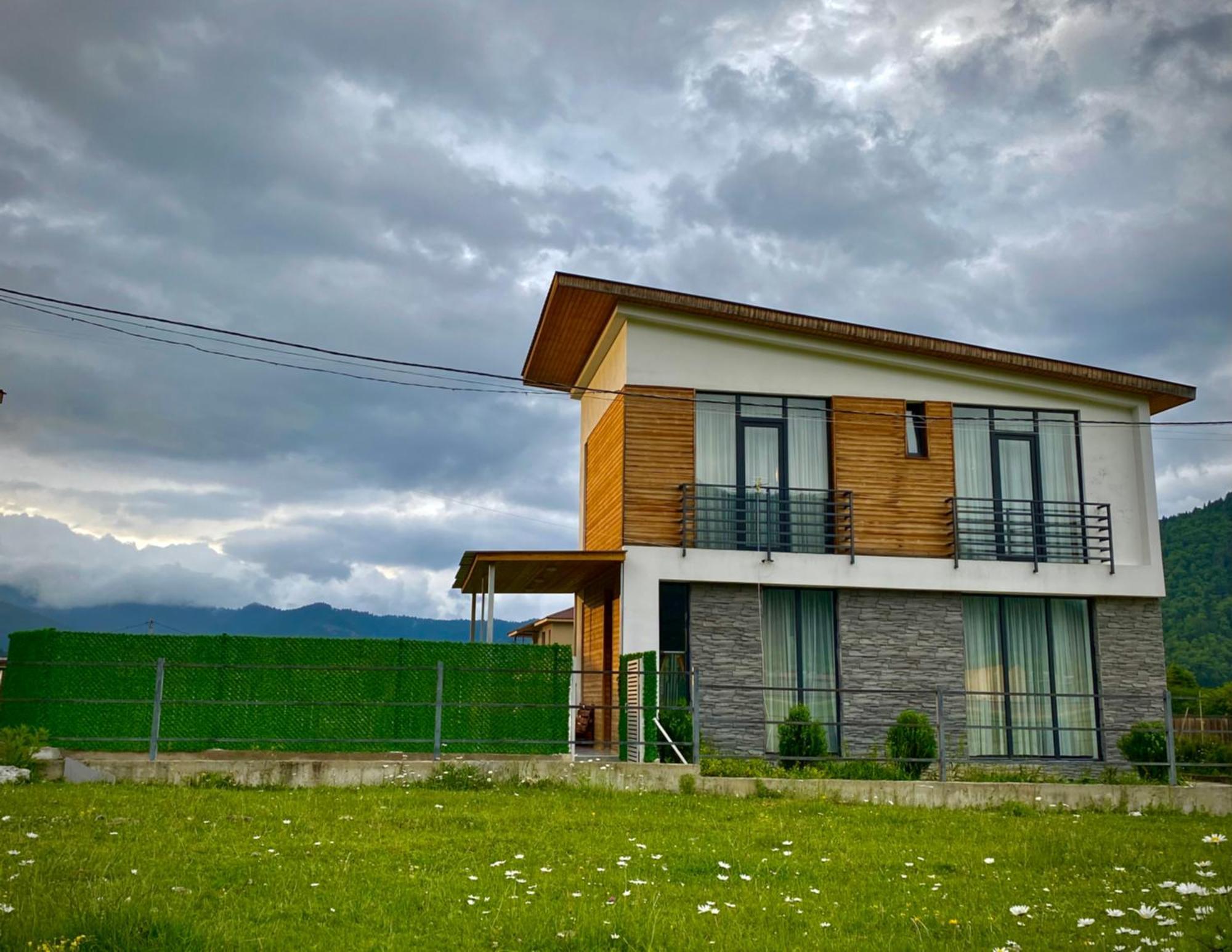 Cottage Marta Sadgeri بورجومي المظهر الخارجي الصورة