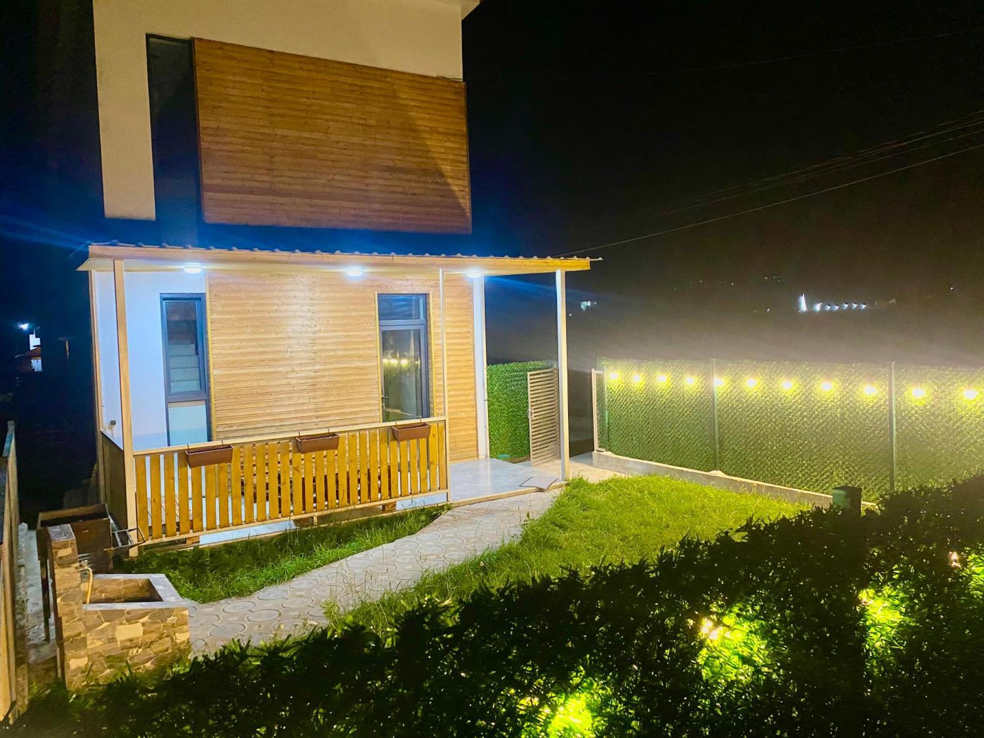 Cottage Marta Sadgeri بورجومي المظهر الخارجي الصورة